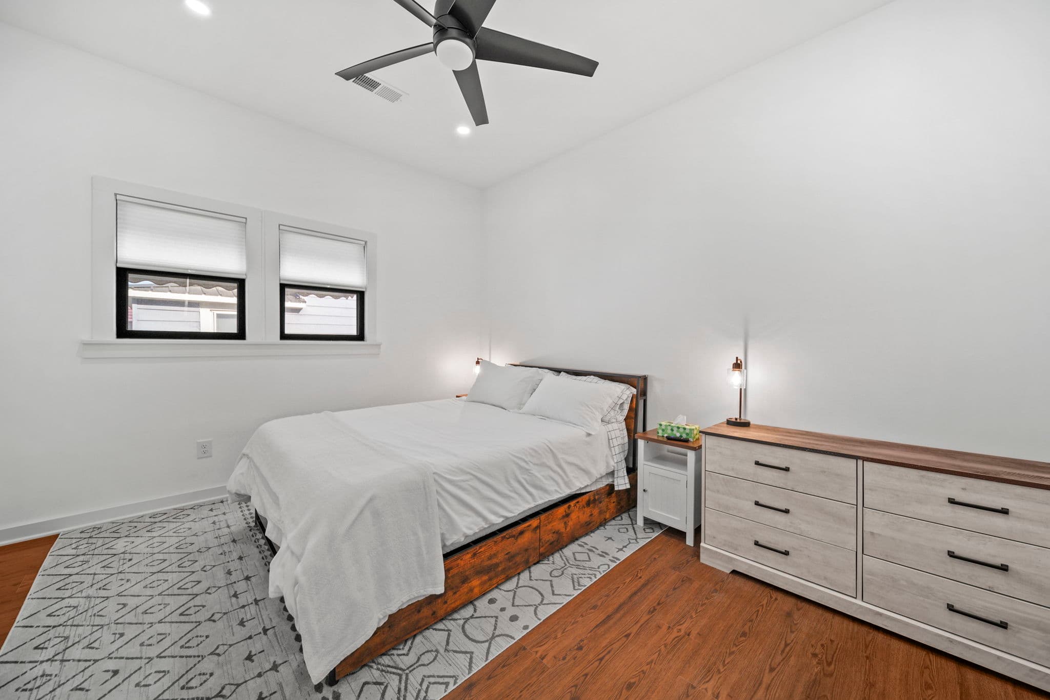 26 web or mls 305 w 12th st